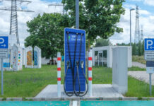 แบตเตอรี่รถ EV กับแบตเตอรี่สตาร์ท 12V: ทำไมถึงต่าง และคุณจะรับมือกับมันอย่างไร? แบตเตอรี่รถ EV กับแบตเตอรี่สตาร์ท 12V: ทำไมถึงต่าง และคุณจะรับมือกับมันอย่างไร?