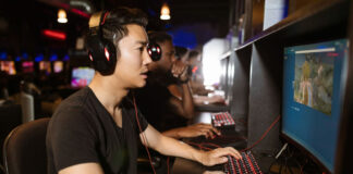 ขาตั้งจอคอม vs ขาจับจอ: เลือกแบบไหนสำหรับจอเกมมิ่ง ถ้าไม่อยากเสียเงินฟรี?